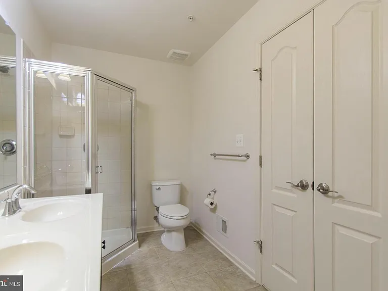 23045 Sweetspire Dr — Photo 25