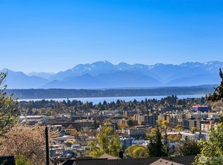 124 N 49th St #B, Seattle, WA 98103