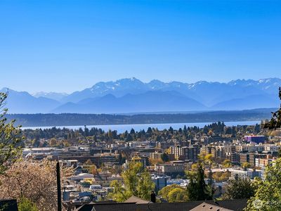 124 N 49th Street #B, Seattle, WA, 98103