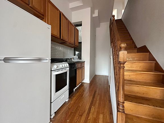 3rd image of 1577 York Ave APT 5C