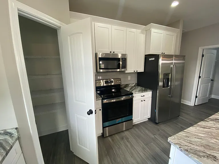 223 Beau Claire Cir — Photo 5