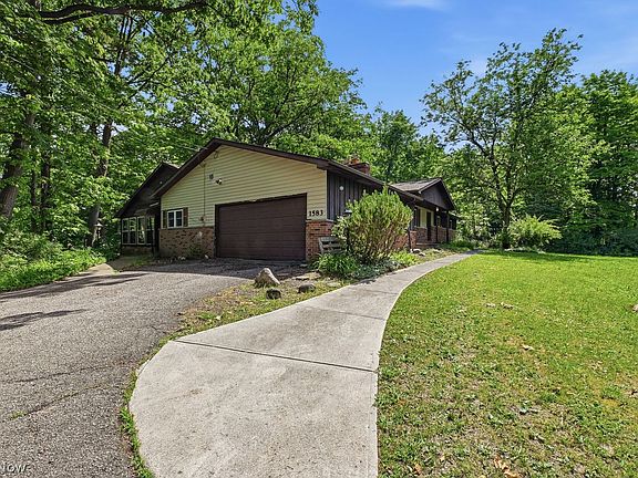 5th image of 1583 S Carpenter Rd
