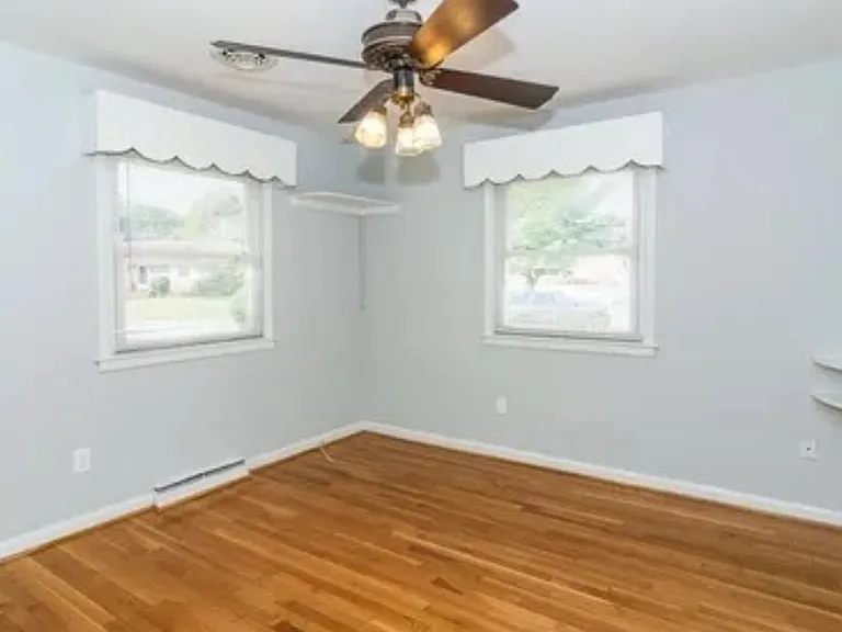 301 Meadowspring Rd — Photo 4