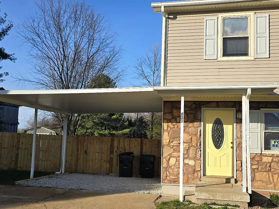 821 Brian Ct