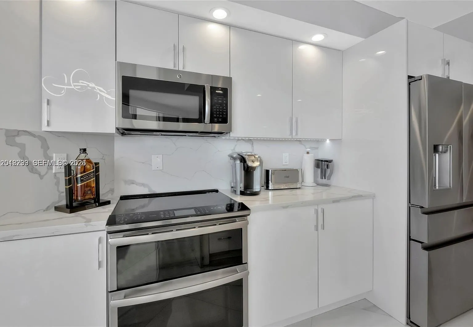 Oceania I Condo — Photo 4