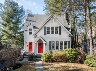 38 Crest Rd, Chappaqua, NY 10514