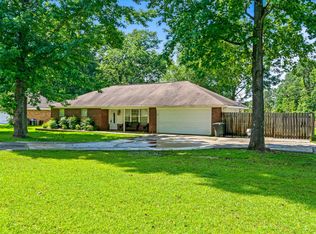 78 Sandy Ln, Hattiesburg, MS 39402