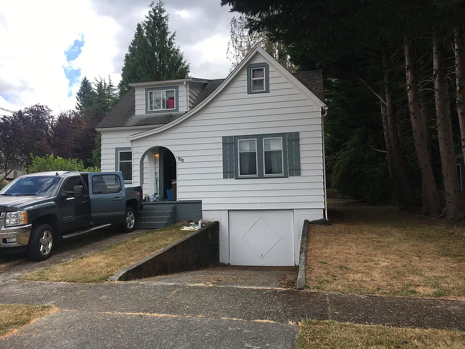 531 13th Ave SE