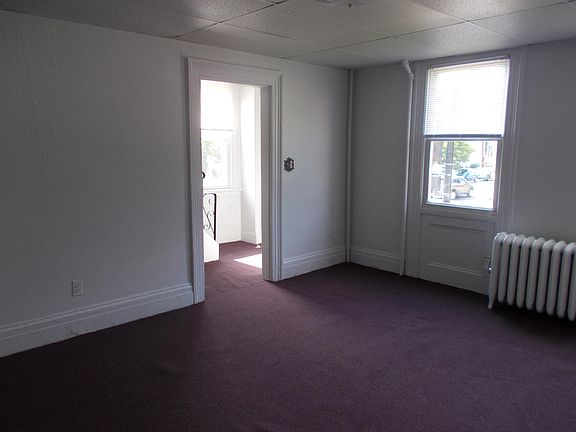 5th image of 211 Monroe St