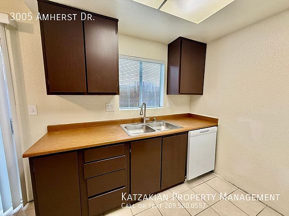 5th image of 3005 Amherst Dr