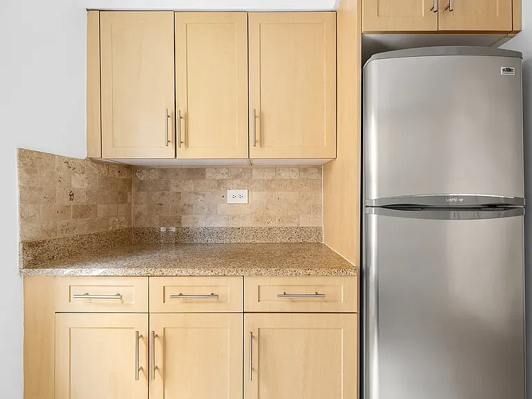 210 W 89th St #12D — Photo 7