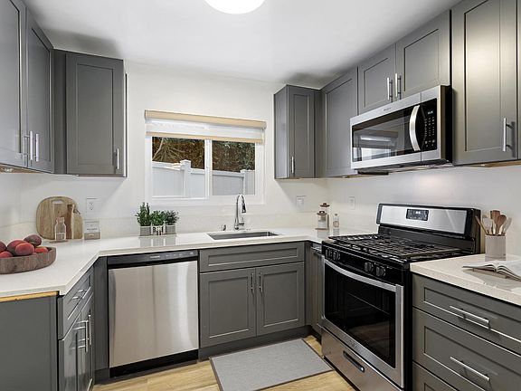 5th image of 1760 S Bentley Ave APT 1