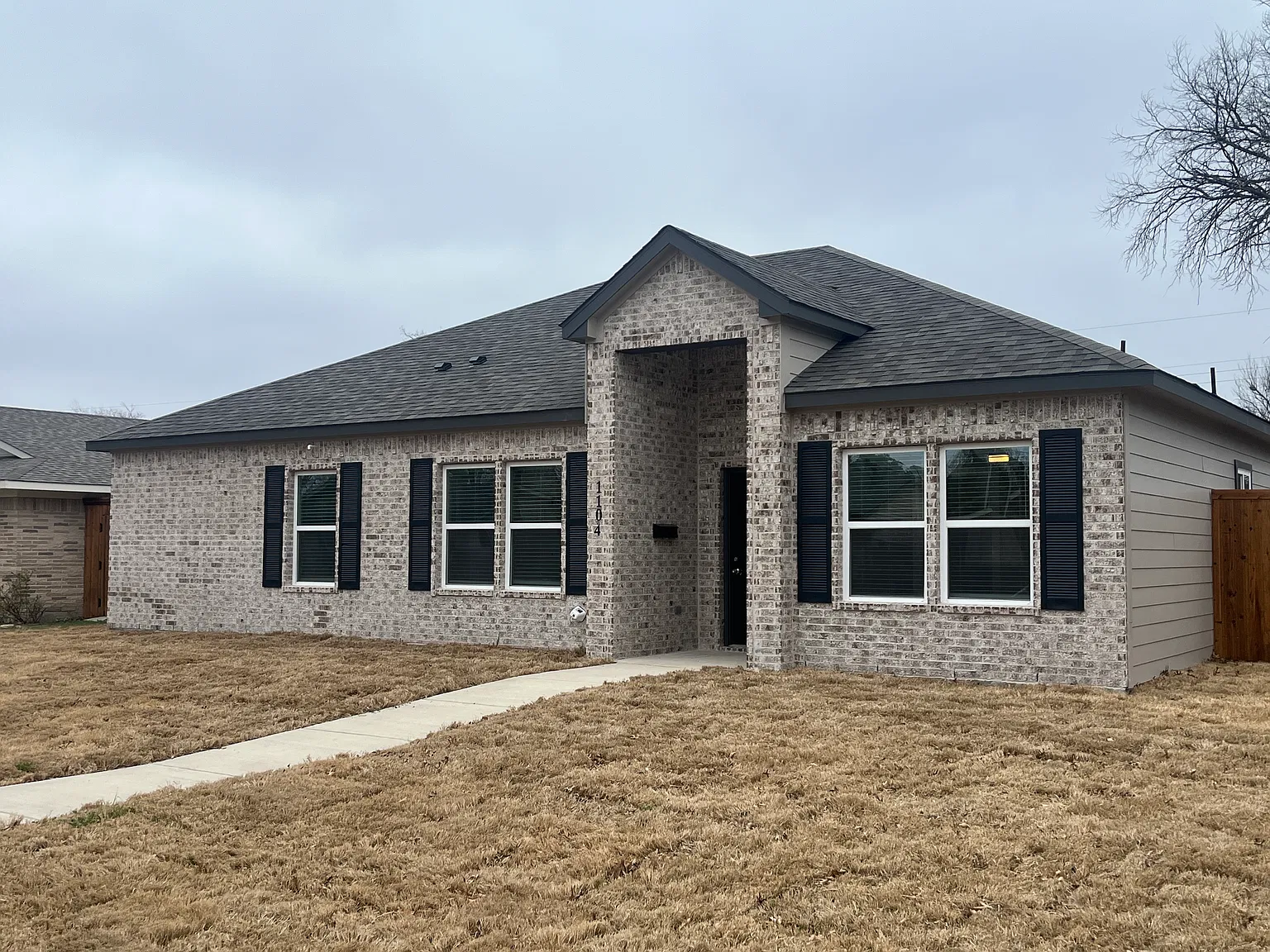 4 bed, 1623 sqft, $2,599 — Photo 2