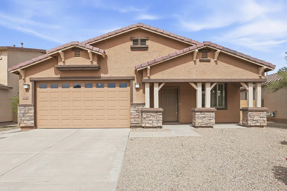 3 bed, 2.0 bath, 2149 sqft, $2,375 — Photo 1
