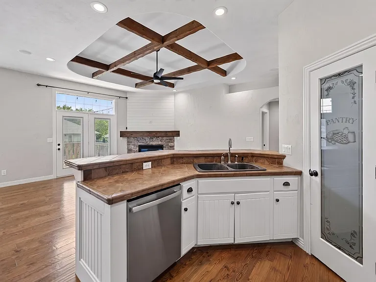 935 E Weldon Dr — Photo 14