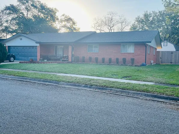 2108 Sago Dr, Bay City, TX 77414