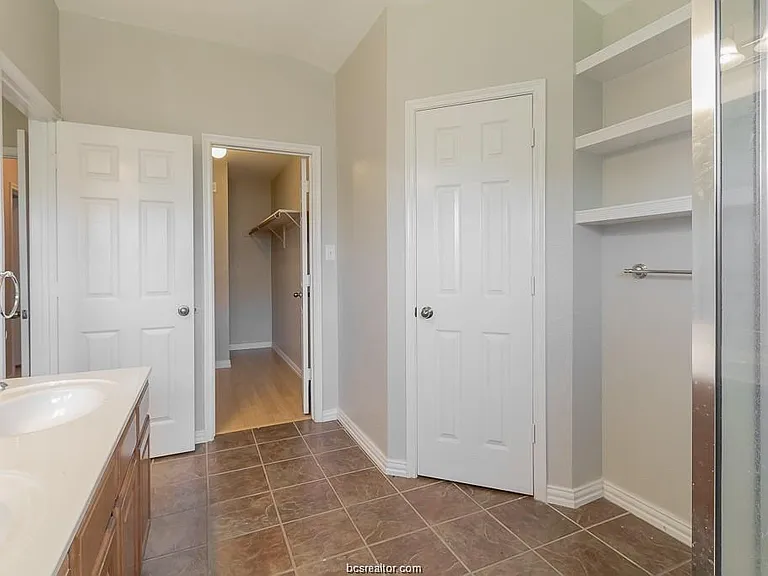 936 Whitewing Ln — Photo 17