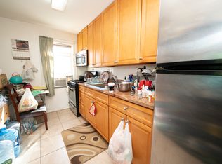 22-35 28th St #2F, Astoria, NY 11105