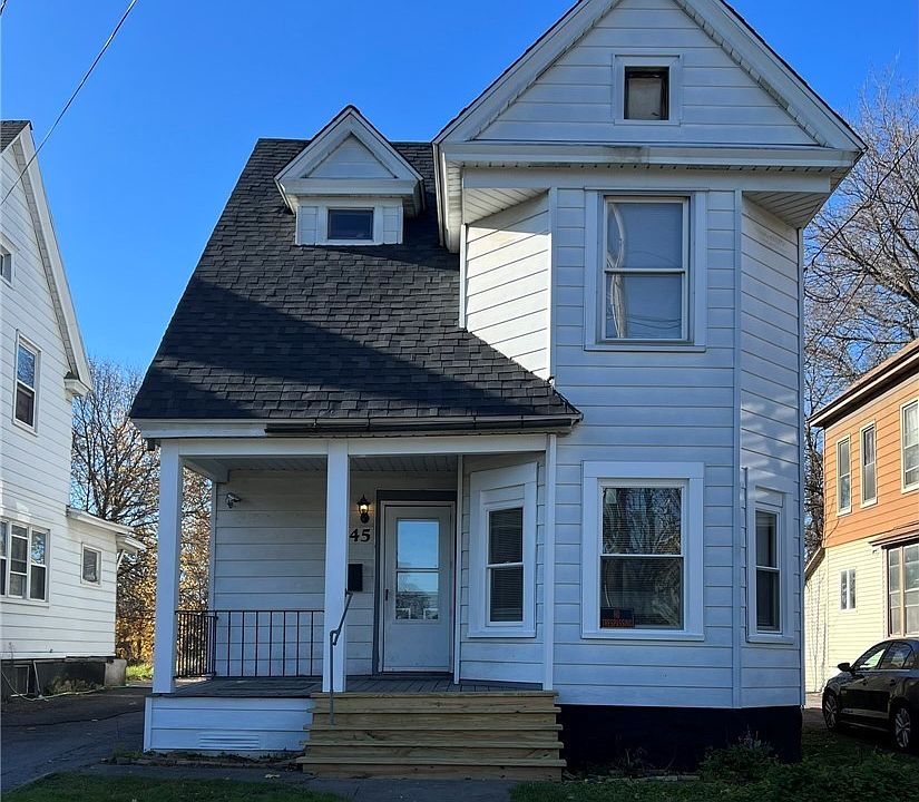 1st image of 945 Oak St