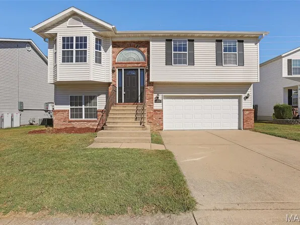 2217 Hunters Point Dr, Granite City, IL 62040