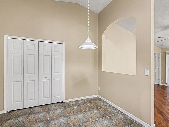 5th image of 2259 Cogan Drive SE