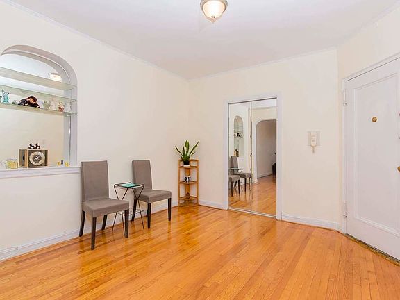 4th image of 69-40 Yellowstone Blvd #5009