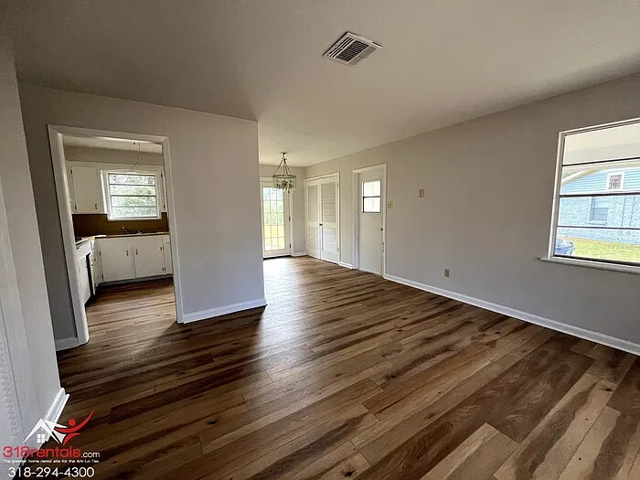 3 bed, 1.5 bath, $1,350 — Photo 4