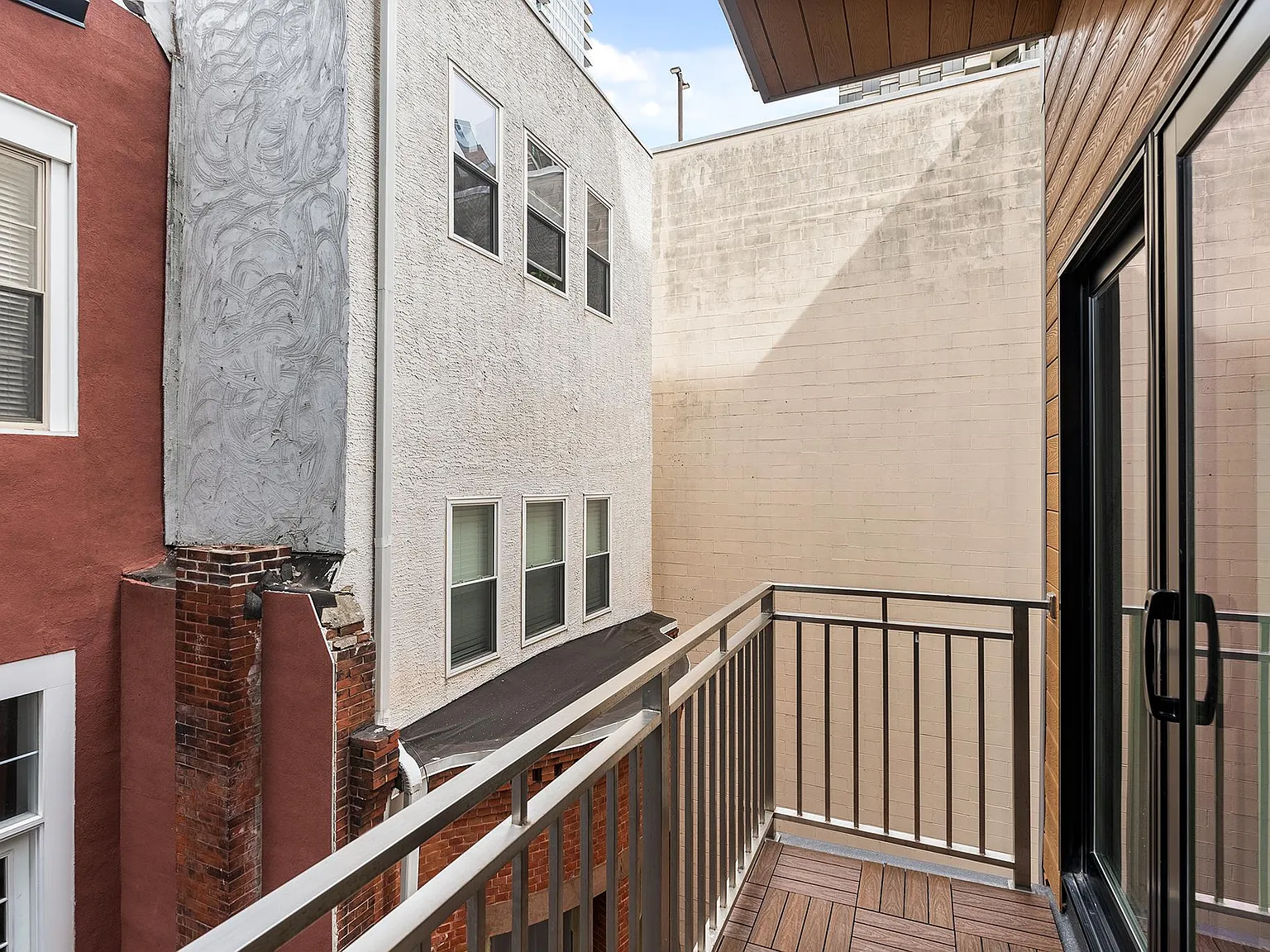 1 bed, 600 sqft, $2,400 — Photo 4