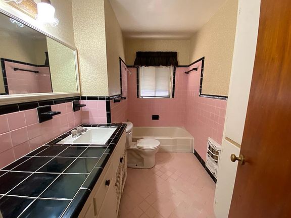 5th image of 4911 Lake Park Dr