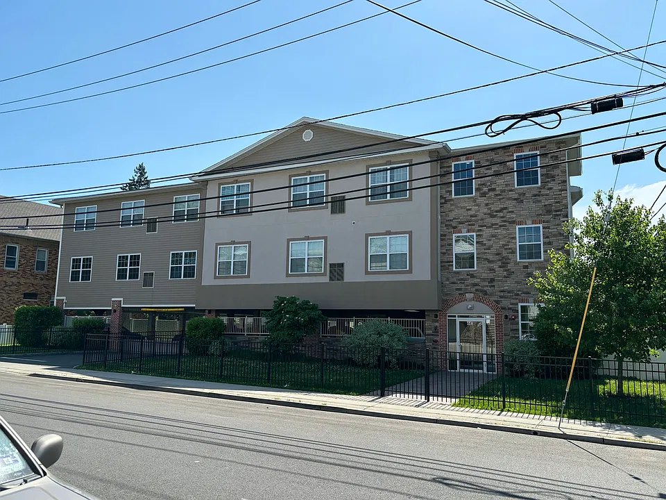 440 Edgar Rd #201
