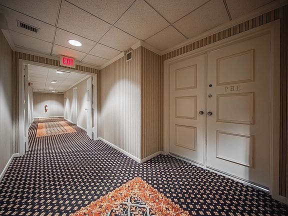 3rd image of 1002 Paradise Rd APT Phe