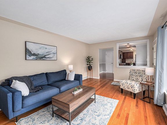 5th image of 1746 Westwood Ct