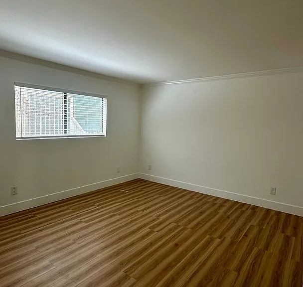 2204 S Beverly Glen Blvd — Photo 10