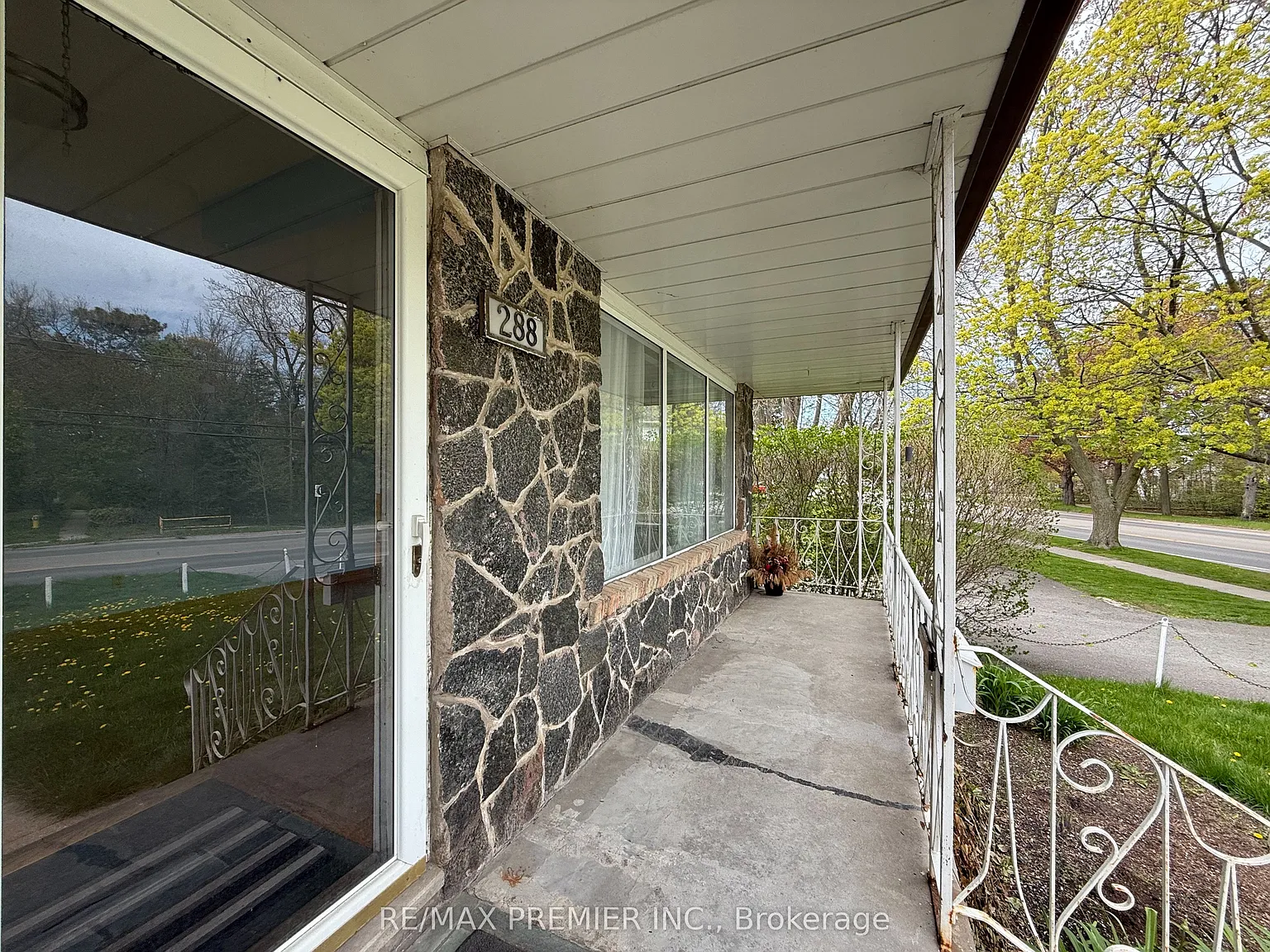 2 bed, $1,800 — Photo 3