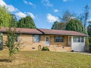 203 Maple St NW, Fort Payne, AL 35967