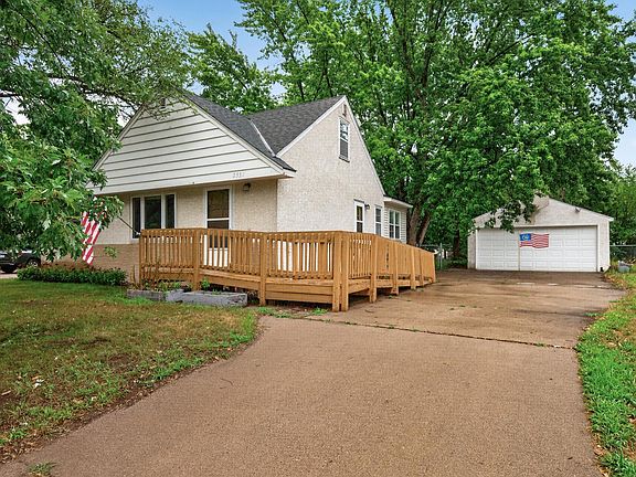 4th image of 2551 Rainbow Ln
