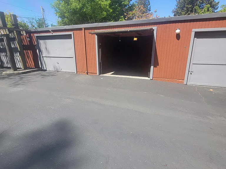 186 Central Ave — Photo 35