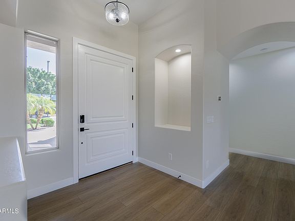 4th image of 514 E BENRICH Drive
