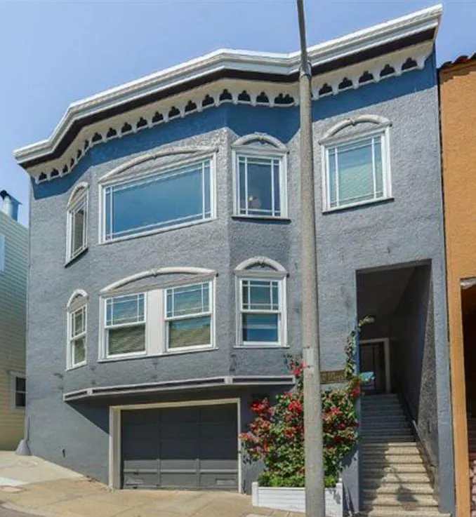 136 Beaver St — Photo 2