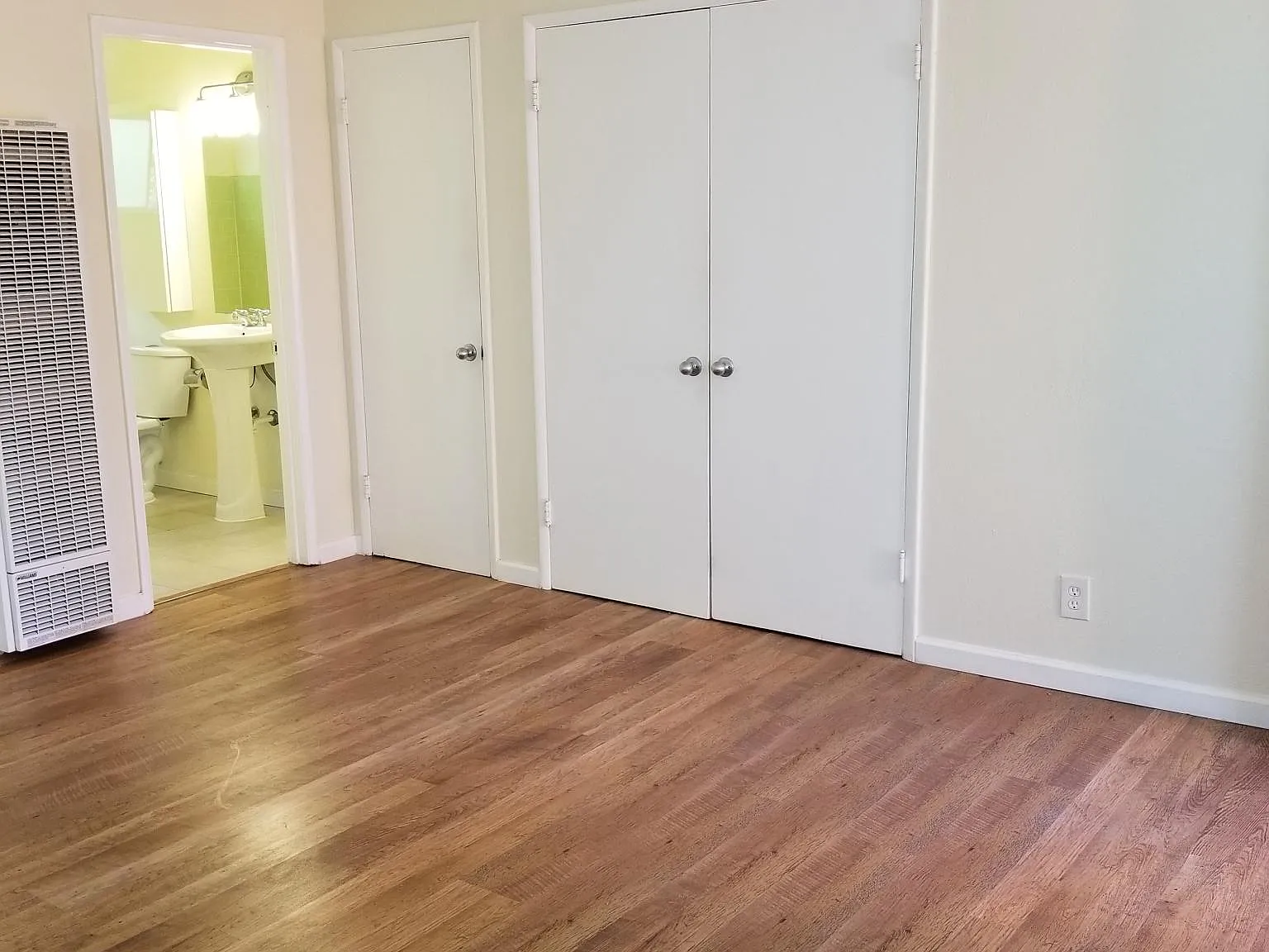 Studio, 425 sqft, $2,050 — Photo 3
