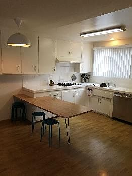 5th image of 23627 Vanowen St