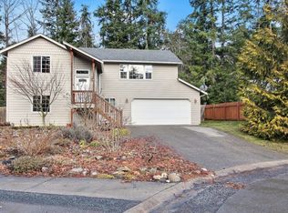 201 Baumgartner Pl N, Eatonville, WA 98328