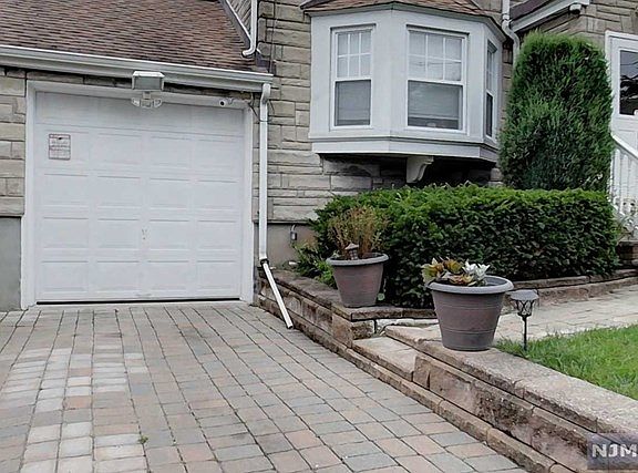 5th image of 115 Crest Dr