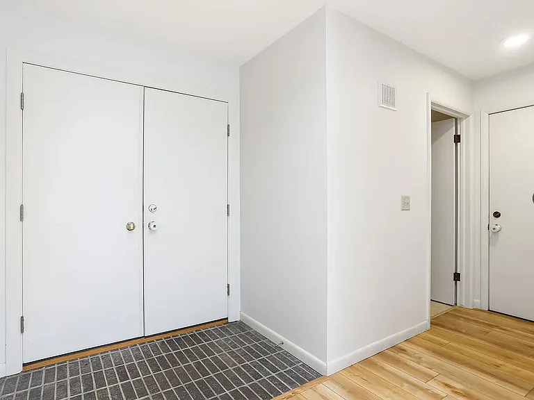 777 Ruddiman Dr — Photo 8