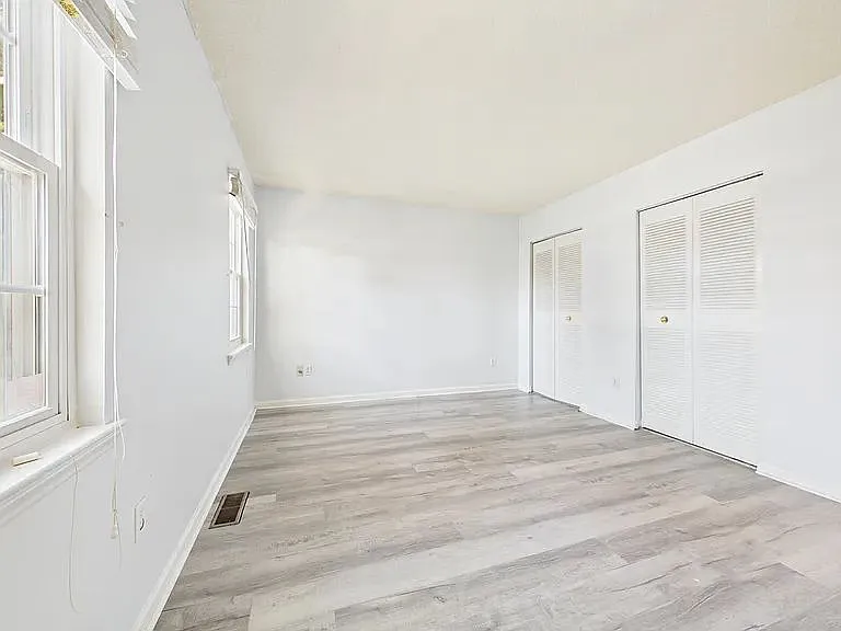 8811 Hunter Ridge Dr — Photo 10
