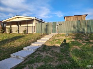 2713 Saint Marys St, Bakersfield, CA 93305