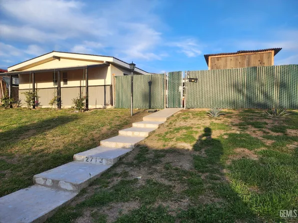 2713 Saint Marys St, Bakersfield, CA 93305