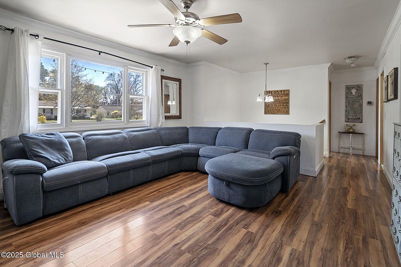 4th image of 277 Lower Newtown Road