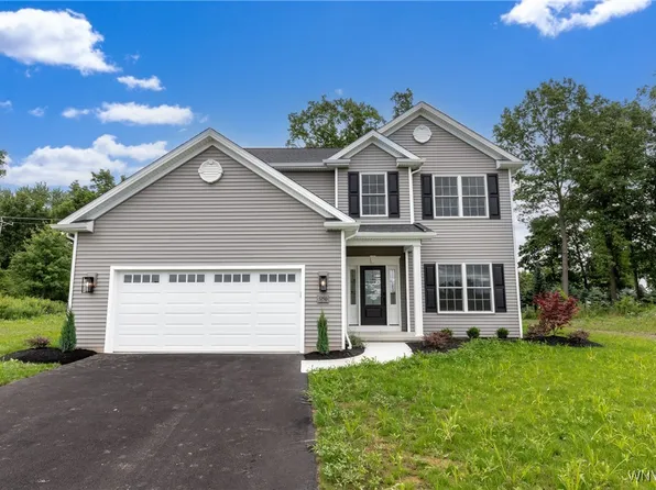 5150 Bridle Path Ln, Lewiston, NY 14092