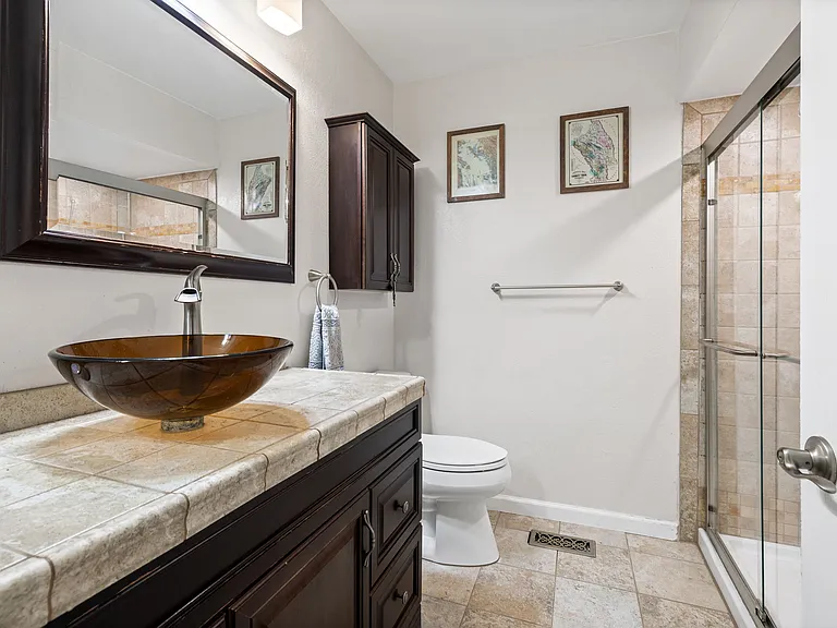 1066 Century Dr — Photo 16